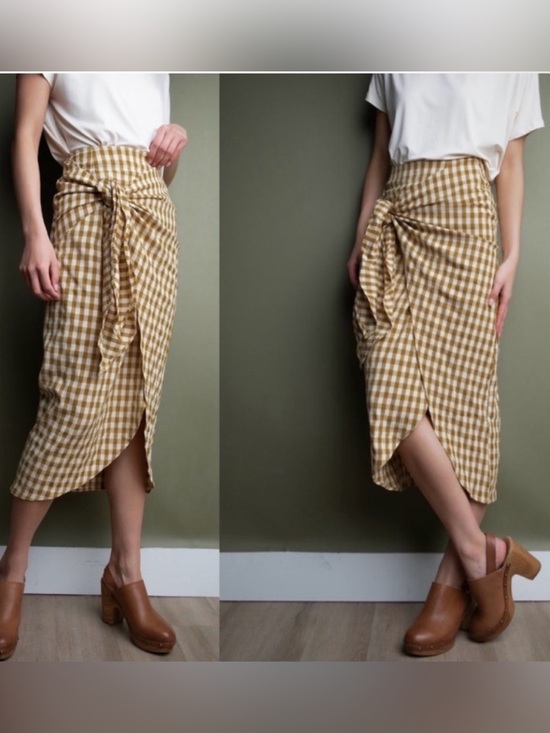 Miou Muse Dresses & Skirts - NWOT Miou Muse Mustard and Cream GINGHAM Skirt Tie Front Midi Medium